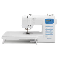 Brother DX70SE mit großem LCD-Display und Anschiebetisch für komfortables Nähen