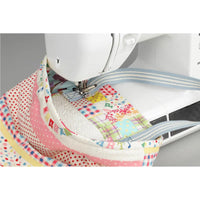 Brother HF37 Freiarm-Nähmaschine in Schwarz-Weiß mit 37 Stichprogrammen