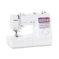 Brother Innov-is A50 Nähmaschine in Vorderansicht mit Display und Tastenfeld