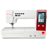 Elna eXcellence 782 – Frontansicht der Nähmaschine mit Farb-Touchscreen