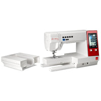 Elna eXcellence 782 – Frontansicht der Nähmaschine mit Farb-Touchscreen