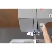 Singer Heavy Duty 6705C Nähmaschine mit LCD-Display und Alphabet-Funktion