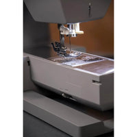 Singer Heavy Duty 6805C mit LCD-Display und 2 Alphabeten