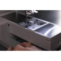 Singer Heavy Duty 6805C mit LCD-Display und 2 Alphabeten