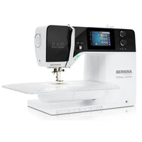 BERNINA 435 Black Edition – Vorderansicht mit schwarzer Blende und Display