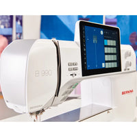BERNINA 990 Näh- und Stickmaschine mit extragroßem Durchlass und Farb-Touchscreen