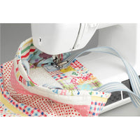 Brother HF37 Freiarm-Nähmaschine in Schwarz-Weiß mit 37 Stichprogrammen