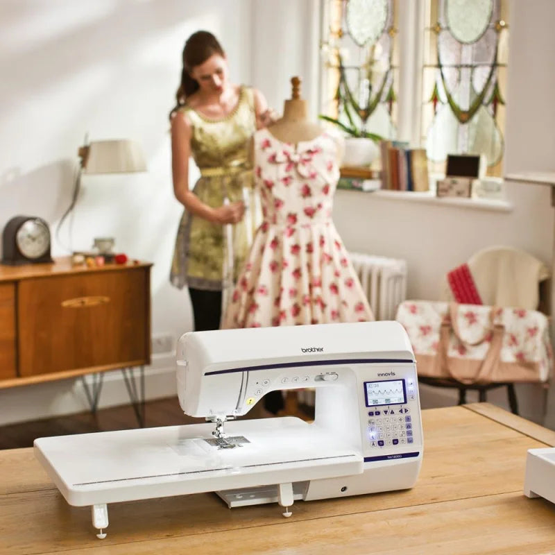 Brother Innov-is NV1800Q mit großem LCD-Bildschirm und Sensor-Tastenfeld