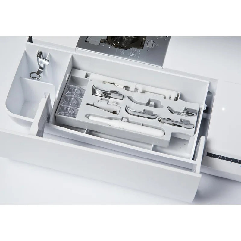 Brother Innov-is NV1800Q mit großem LCD-Bildschirm und Sensor-Tastenfeld