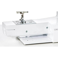 Brother Innov-is F420 mit großem LCD-Display und übersichtlicher Bedienung in Nahaufnahme