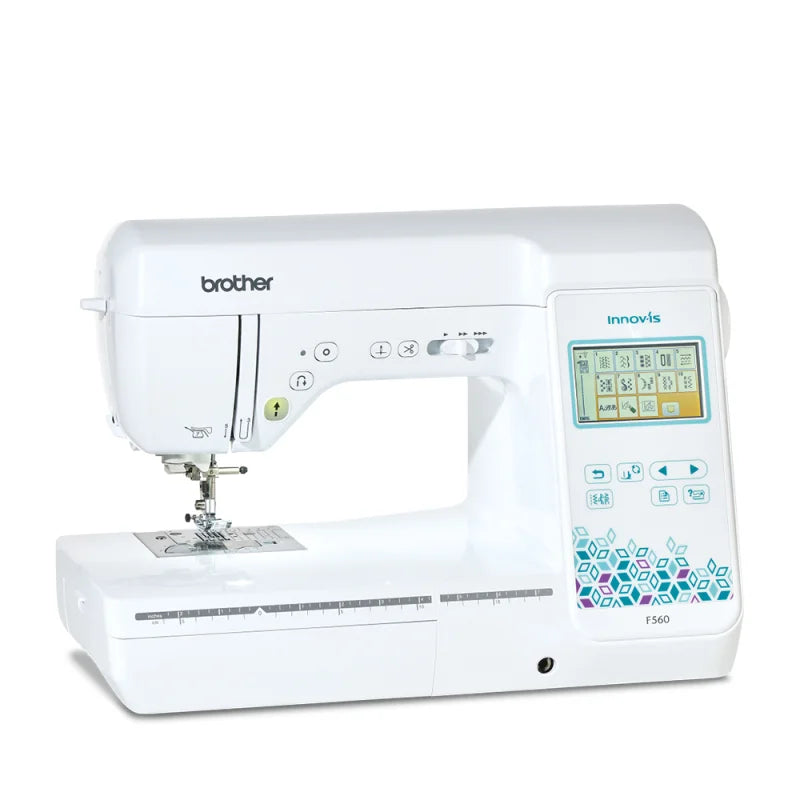 Brother Innov-is F560 Nähmaschine mit 3,7-Zoll-Touchscreen in Vorderansicht