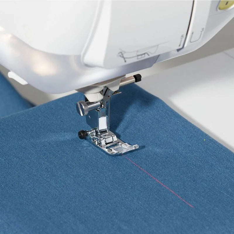 Brother Innov-is VQ4 Nähmaschine mit LCD-Touchscreen und großem Anschiebetisch