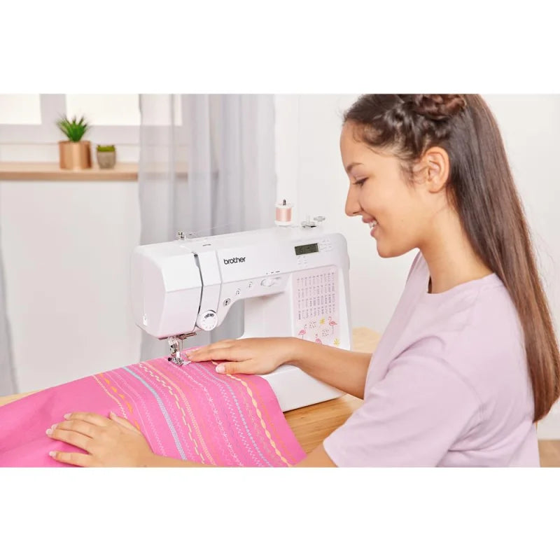 Brother KD40s Little Angel mit LCD-Anzeige und elektronischer Stichauswahl in Nahaufnahme