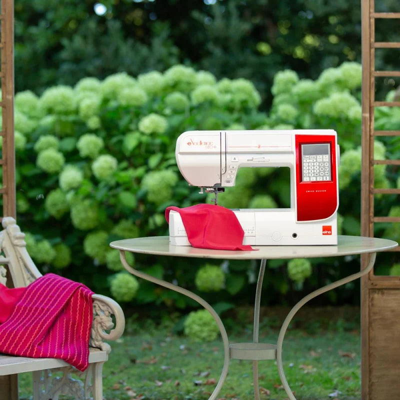 Elna eXcellence 680+ Nähmaschine mit großem Bedienfeld und Direktwahl