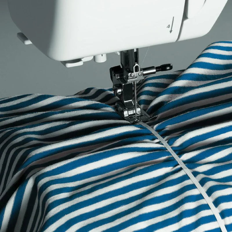 Elna eXplore 320 – Freiarm-Nähmaschine mit moderner Greifertechnik