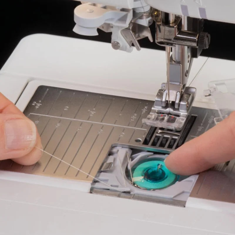 Innovative LED-Beleuchtung ohne Schattenbildung bei der PFAFF performance icon