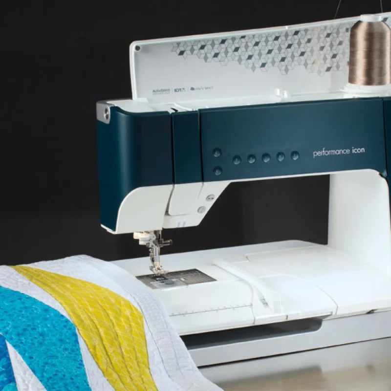 Innovative LED-Beleuchtung ohne Schattenbildung bei der PFAFF performance icon