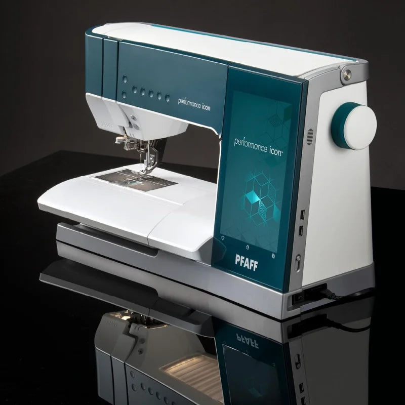 Extra große Nähfläche 310 x 140 mm der PFAFF performance icon für große Projekte