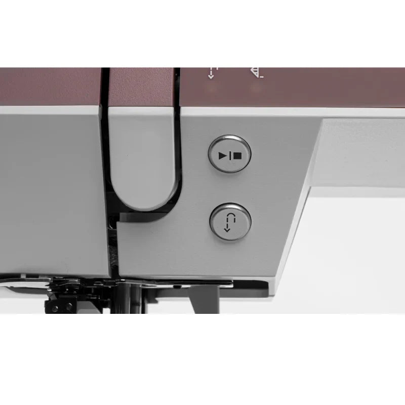 Integrierter Fadenschneider bei der PFAFF quilt ambition 635 für sauberen Fadenabschluss