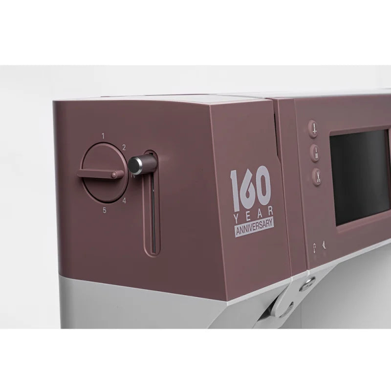 LED-Nählicht der PFAFF quilt ambition 635 für optimale Ausleuchtung der Arbeitsfläche