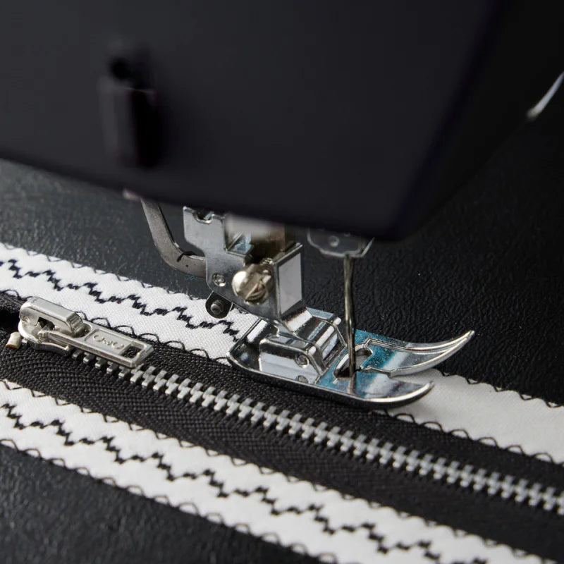 SINGER Heavy Duty 4432 Black Edition