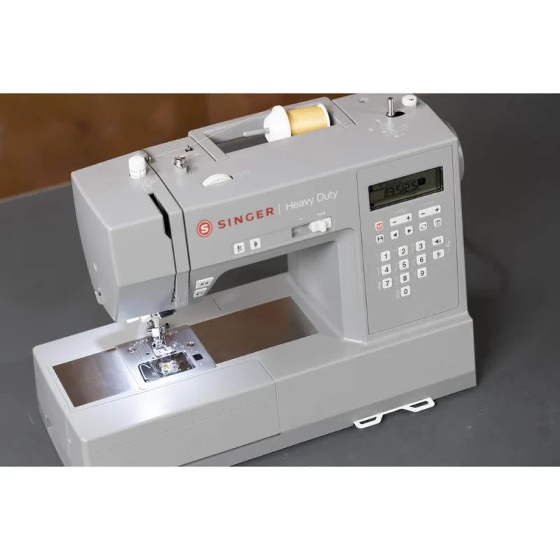 Singer Heavy Duty 6705C Nähmaschine mit LCD-Display und Alphabet-Funktion