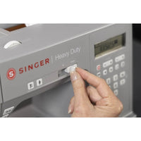 Singer Heavy Duty 6705C Nähmaschine mit LCD-Display und Alphabet-Funktion