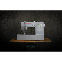 Singer Heavy Duty 6705C Nähmaschine mit LCD-Display und Alphabet-Funktion