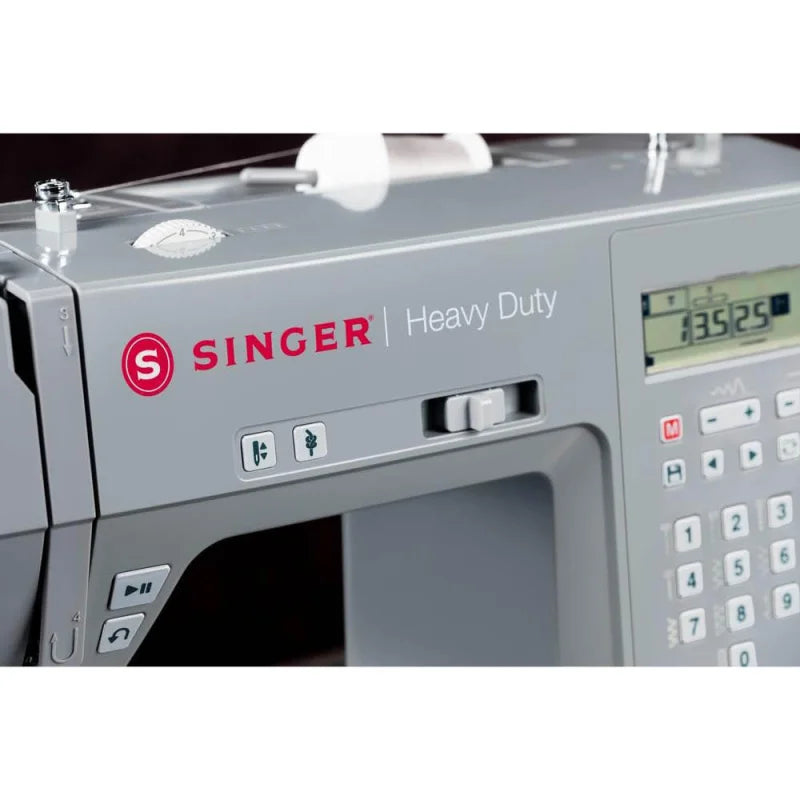Singer Heavy Duty 6705C Nähmaschine mit LCD-Display und Alphabet-Funktion