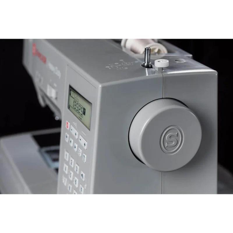 Singer Heavy Duty 6705C Nähmaschine mit LCD-Display und Alphabet-Funktion